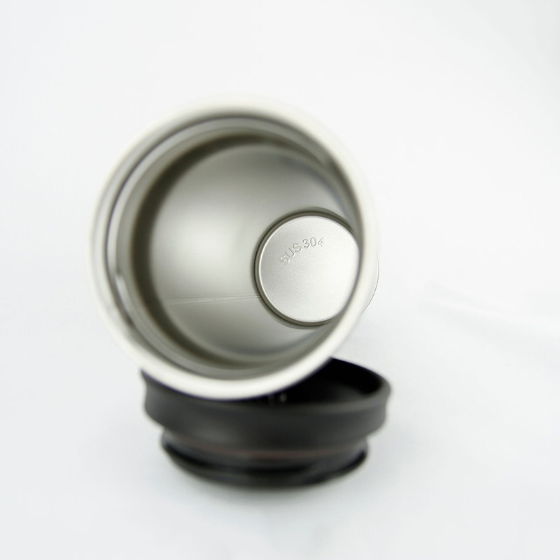 17oz Double Layer Stainless Steel Vacuum Insulated Tumbler Coffee Travel Mug With Non-slip Silicone Sleeve and Leakproof Push Lid