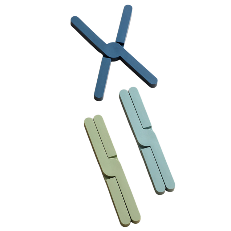 Foldable TPR heat-resistant trivet with adjustable design. Non-slip, durable, and easy to clean. Size in 7.87" * 1.26" * 0.43"