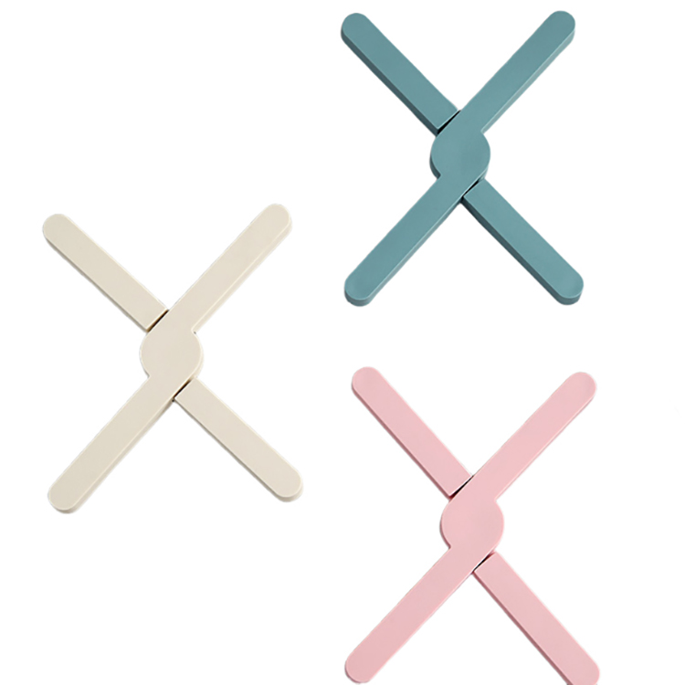 Foldable TPR heat-resistant trivet with adjustable design. Non-slip, durable, and easy to clean. Size in 7.87" * 1.26" * 0.43"
