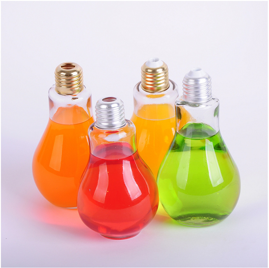 16 oz Reusable Light Bulb Cup with Straw & Metal Screw Lid, Clear Plastic Novelty Drink Cup for Cold Beverages, Parties, Events