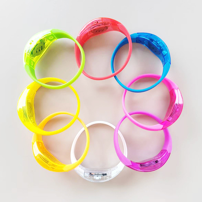 Silicone Glow Bracelets, LED Light-up Wristbands Glow In The Dark Bracelets, Glow Party Supplies For Sports, Festivals, Party etc